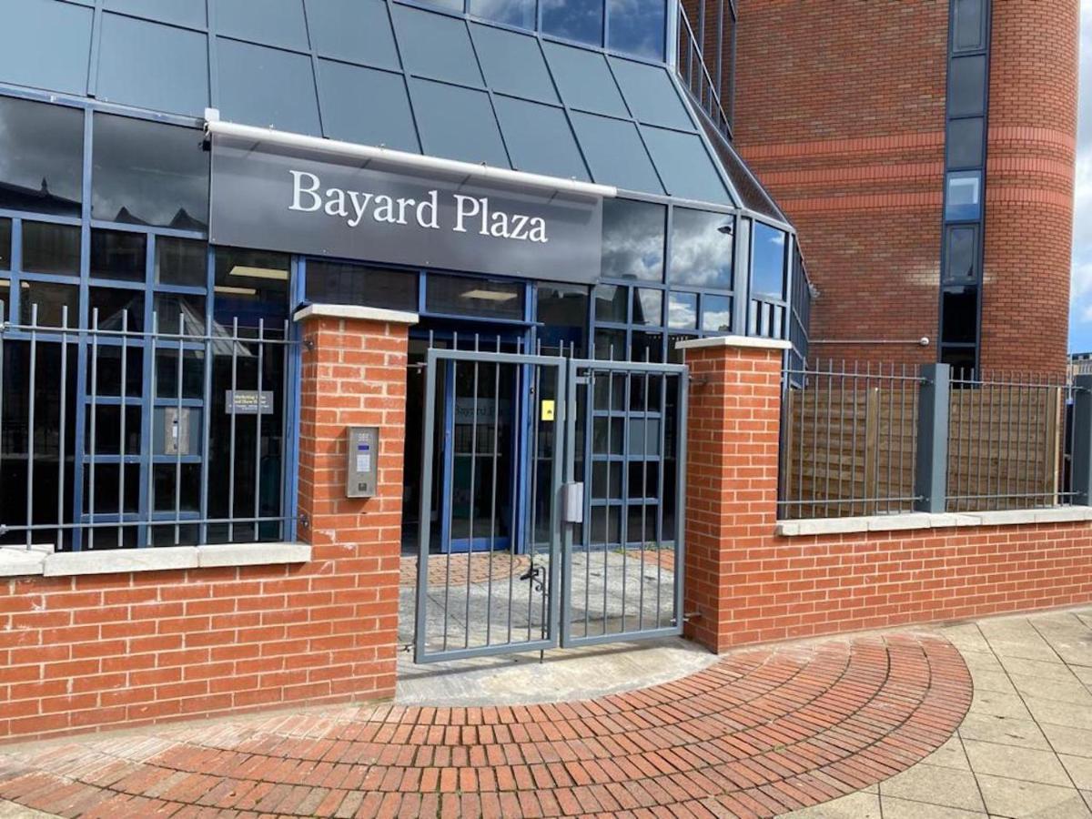 Central Newly Built 2 Bed Duplex Penthouse With Free On-Site Gated Parking, Lift Access, Self Check-In, Super Fast Wifi, Two Cathedral View Terraces & Sleeps 6 Peterborough Exterior photo